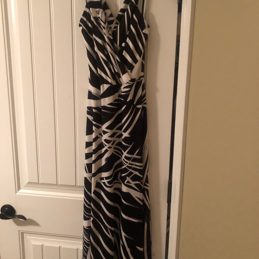 Snap black and white striped maxi size M